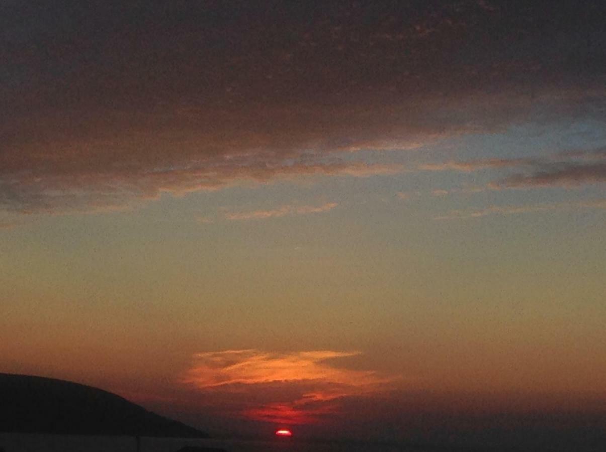 Burton'S Sunset Oasis Motel Bay Saint Lawrence ภายนอก รูปภาพ